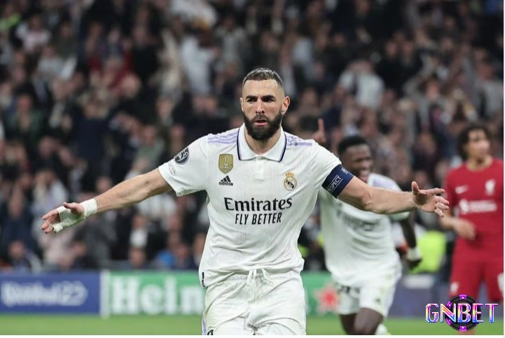  Benzema là một tiền đạo xuất sắc 