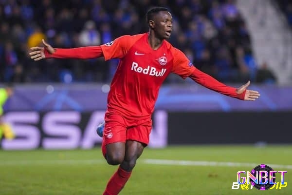 Patson Daka là một tiền đạo xuất sắc, góp phần quan trọng cho Leicester City