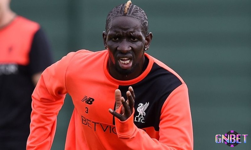 Mamadou Sakho ấn tượng là hậu vệ mạnh mẽ và tự tin trên sân cỏ